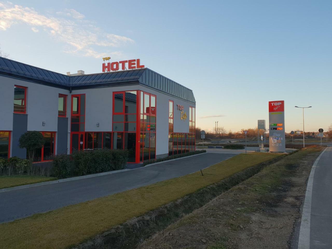 Top Hotel Vertesszolos Luaran gambar